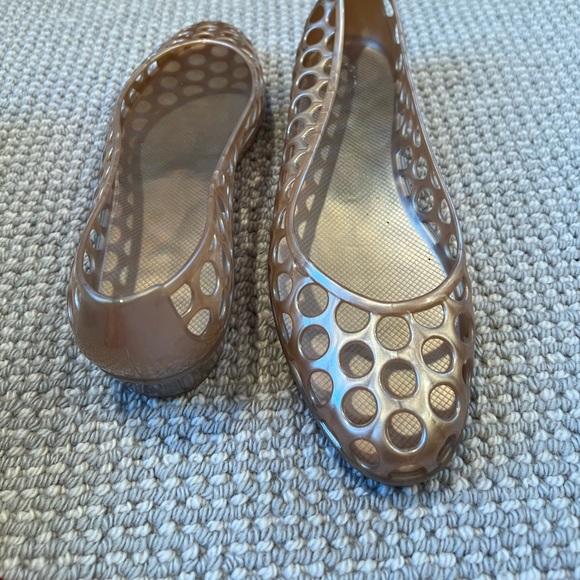 Marc Jacobs Surf Jelly Perforated Polka Dots Closed Toe Sandal sz 10 beige - Picture 13 of 14